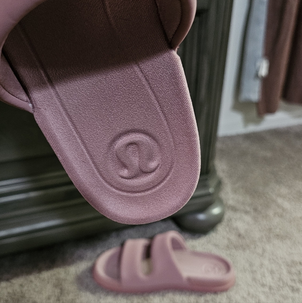 Lululemon Restfeel Slides - Picture 5 of 11